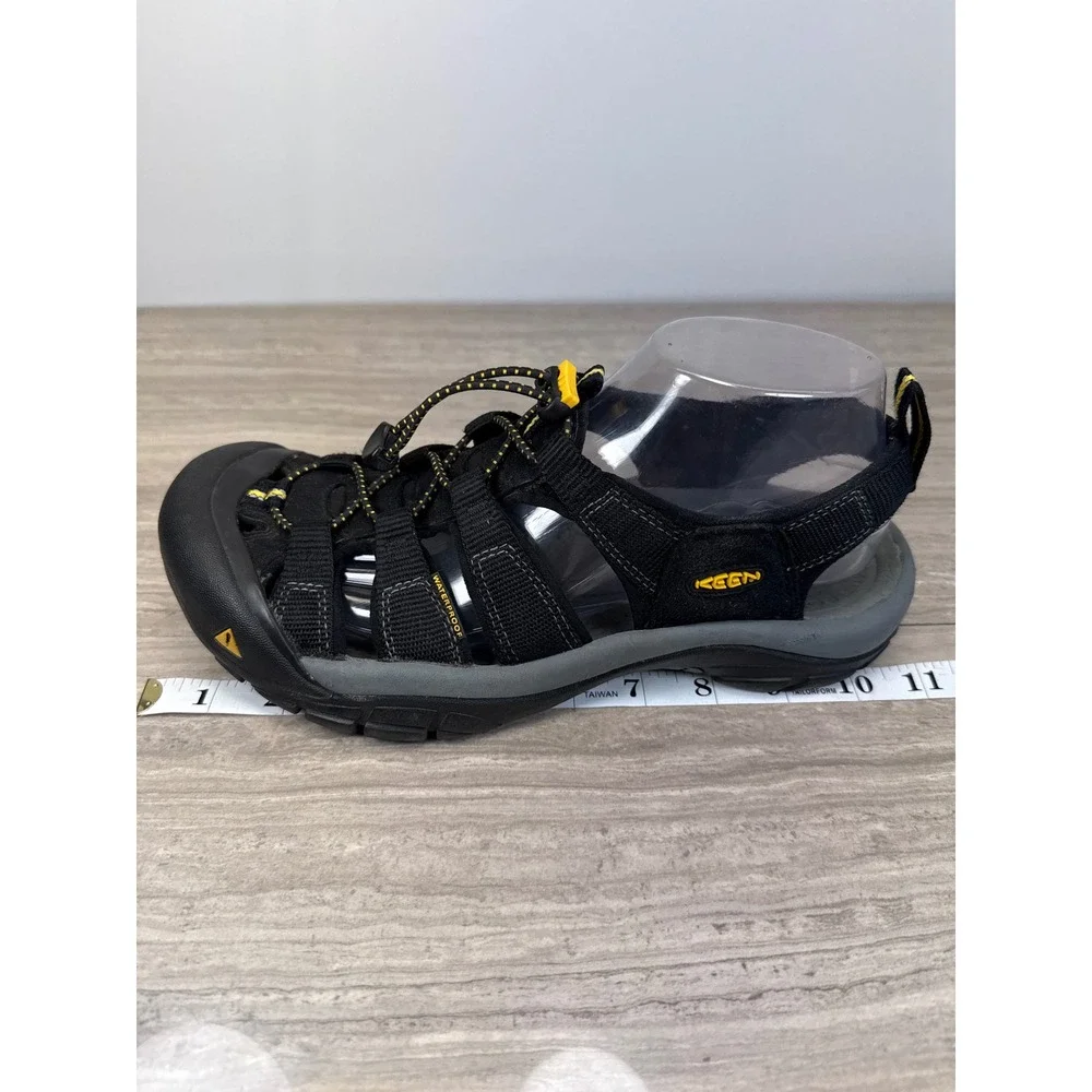 KEEN Newport H2 Water Trail Sandals Black Yellow Bungee Hiking Gorpcore Mens 9.5